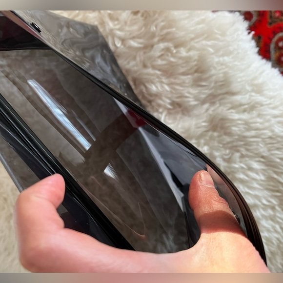 Prada Luna Rossa carbon travel case brand new! - Picture 4 of 5